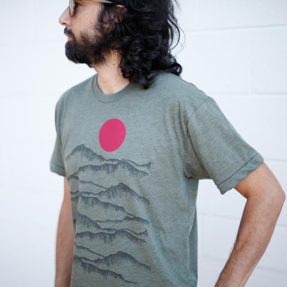 Blackbird Supply Co. - Men's Badlands National Park Mountains Tee Shirt
